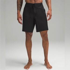 Lululemon Current State Board Short 9” Black size 40